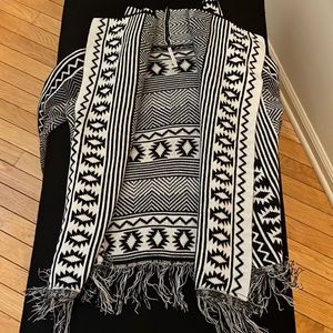 Girls Black & White Geometric Cardigan Size 7/8